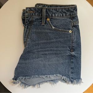 Universal Thread Cut Off Jean Shorts